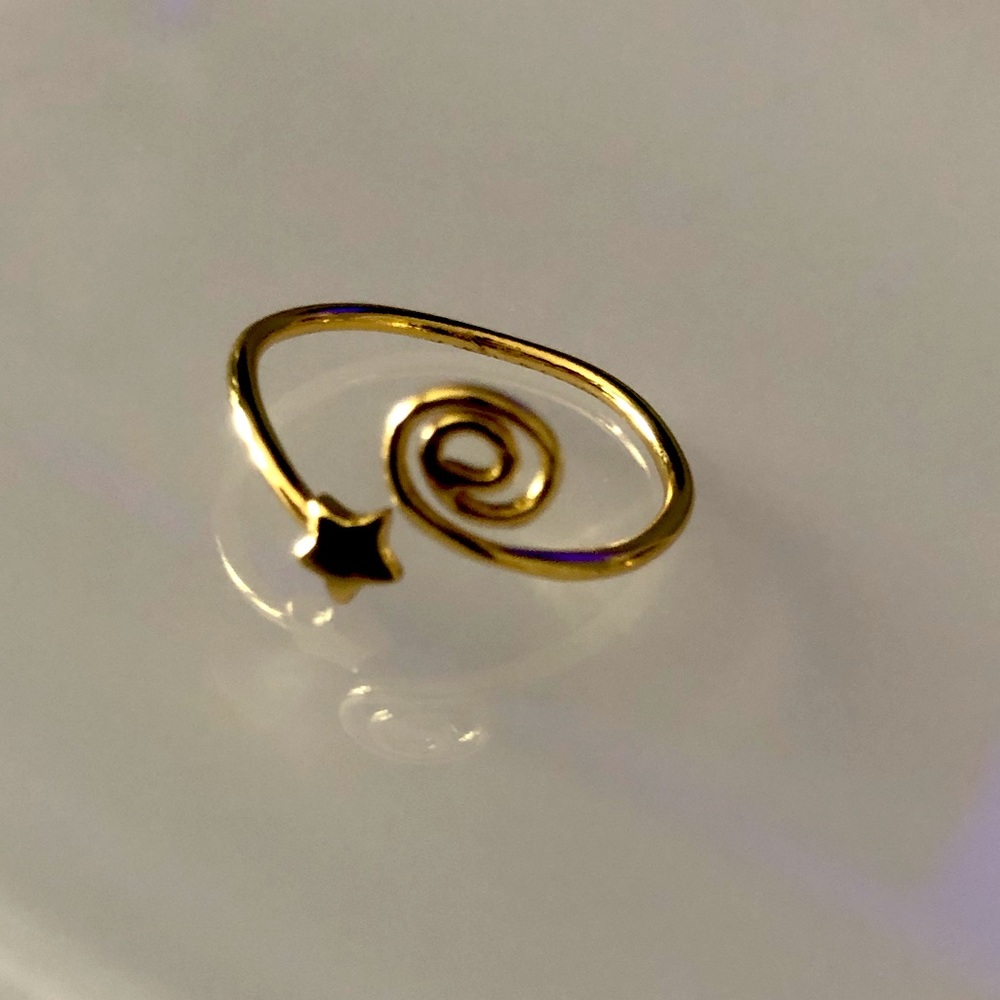 Gold toe ring